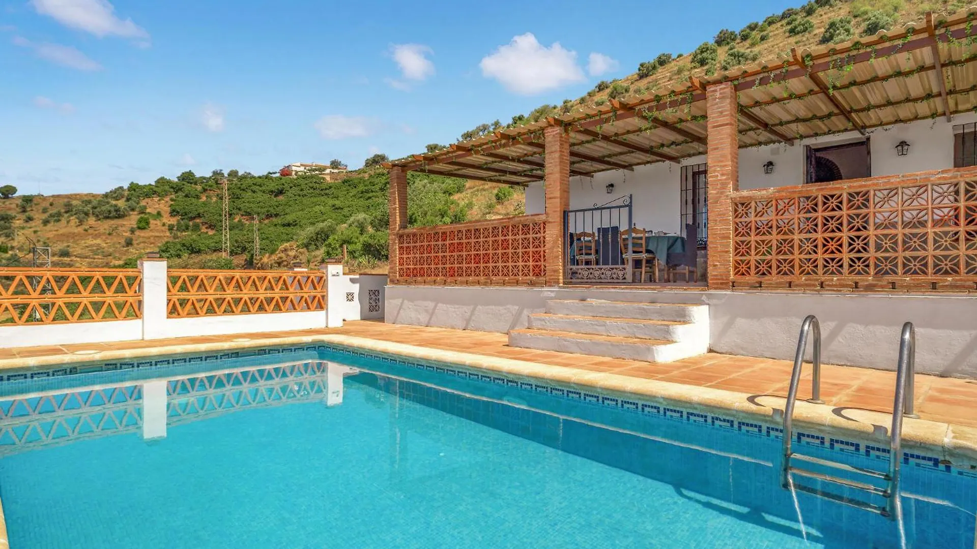 Lovely Home In تورّوكس كوستا